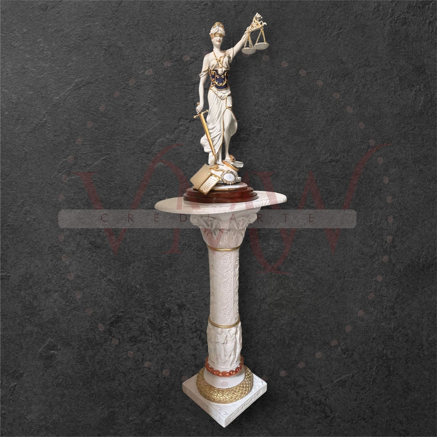 LA JUSTICIA EN PORCELANA CON COLUMNA